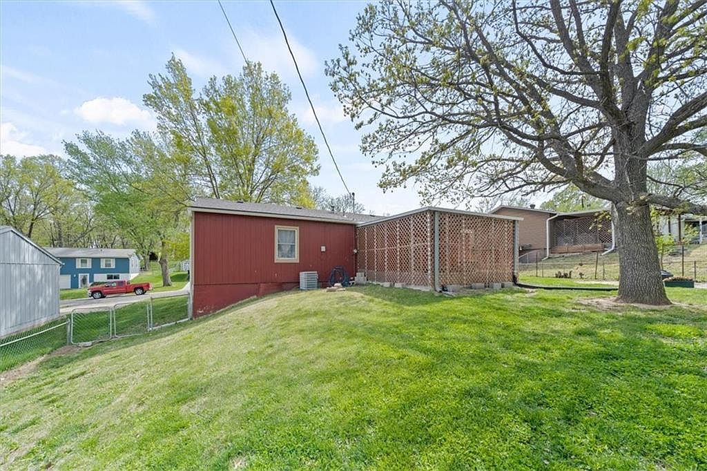 8434 Sandusky Avenue — photo 24