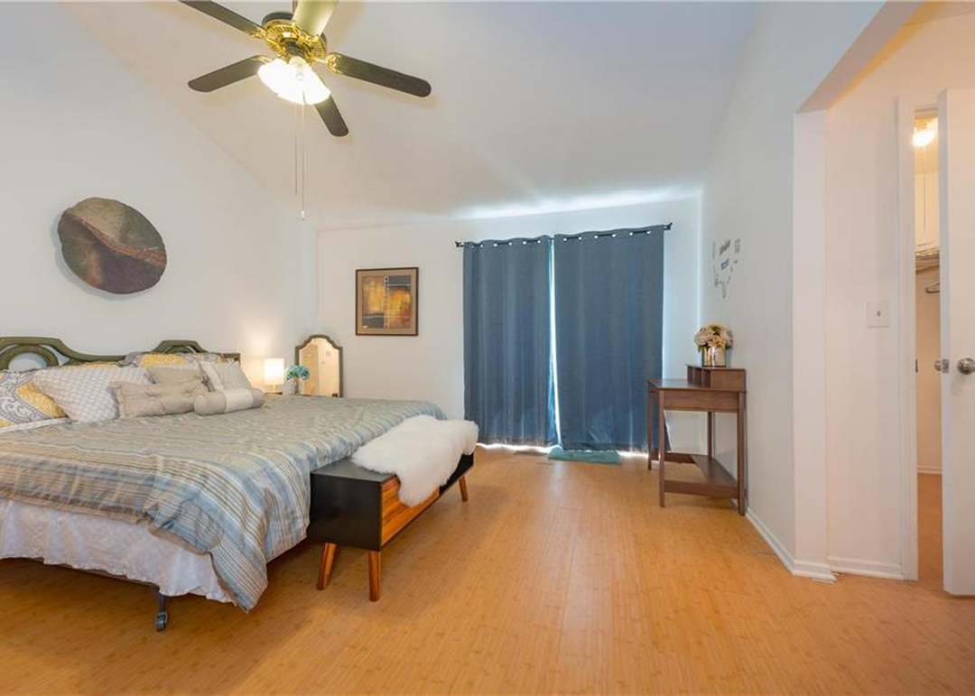 845 LAKEVIEW Drive — photo 3