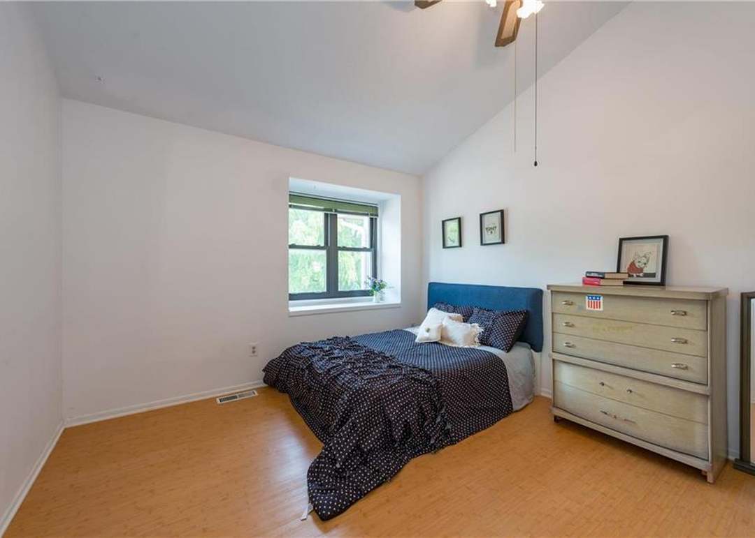 845 LAKEVIEW Drive — photo 12