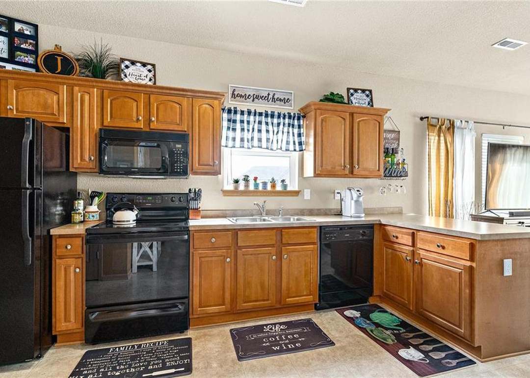 846 S Woodson Court — photo 2