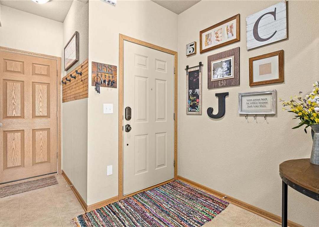 846 S Woodson Court — photo 4