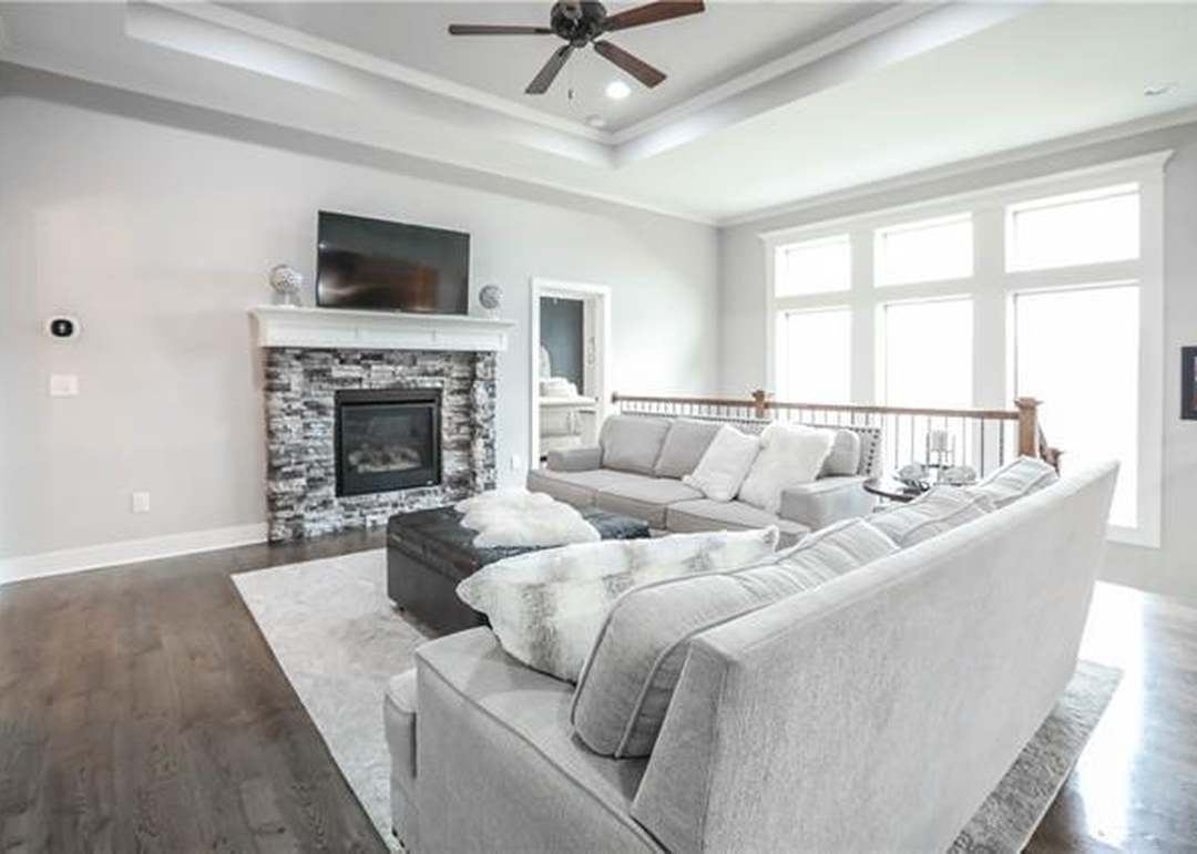 8500 Valley Spring Drive — photo 8