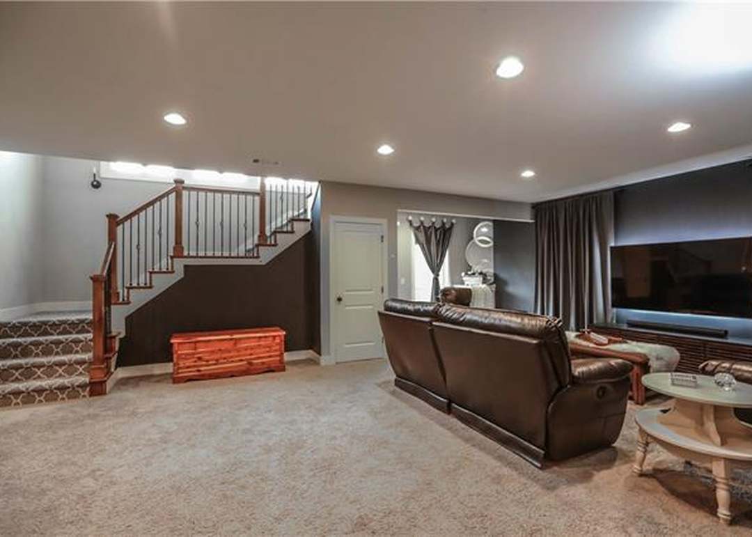 8500 Valley Spring Drive — photo 28