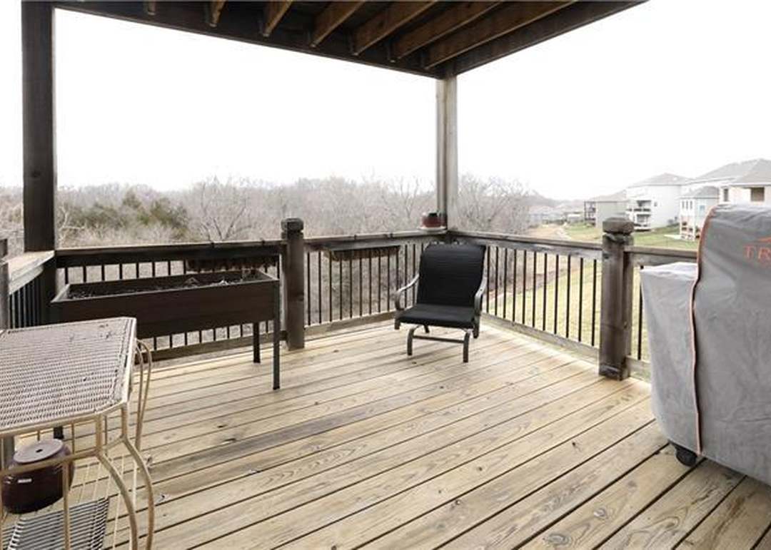 8500 Valley Spring Drive — photo 32