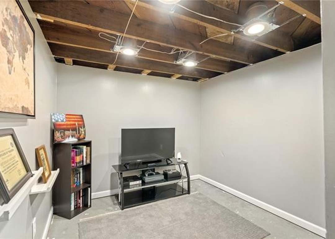 8500 W 79TH Street — photo 36
