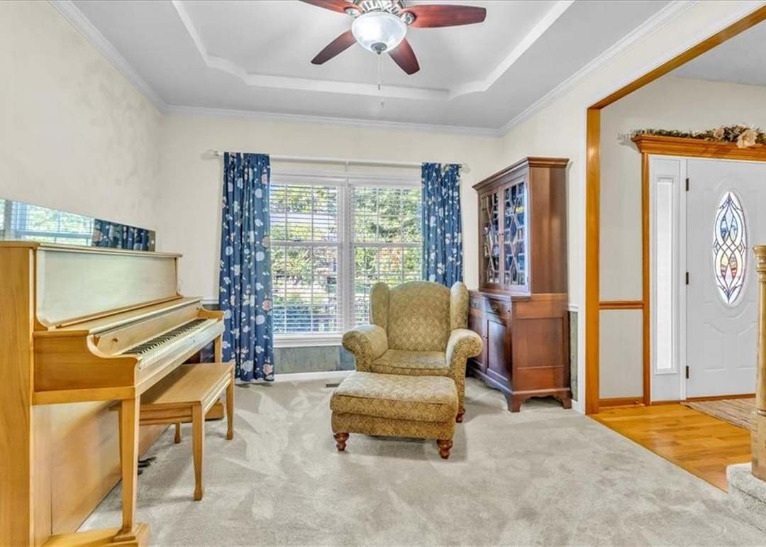 8503 Lakeview Avenue — photo 13