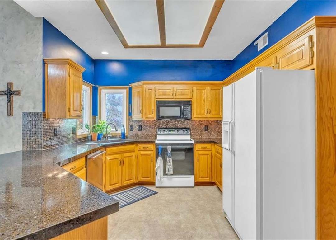 8503 Lakeview Avenue — photo 15