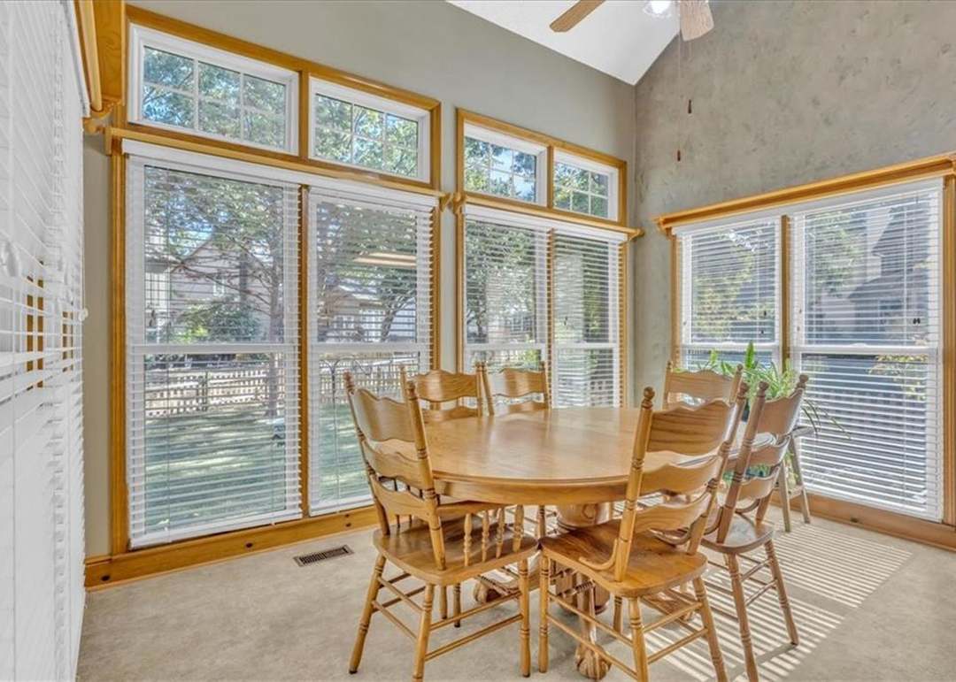 8503 Lakeview Avenue — photo 16