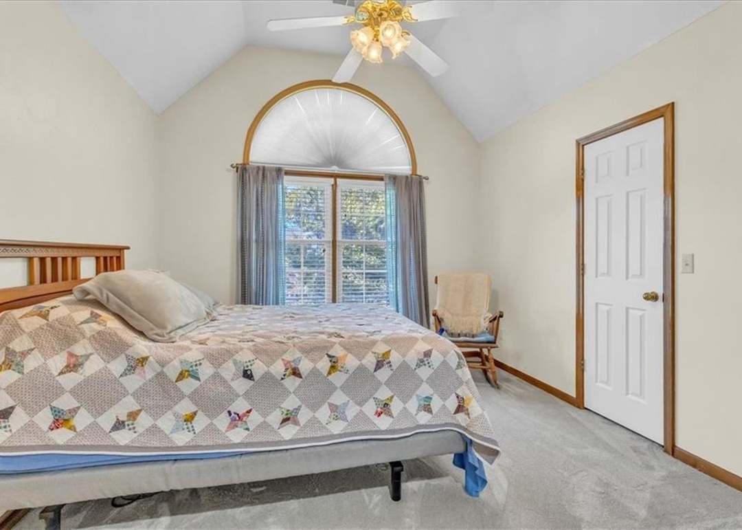 8503 Lakeview Avenue — photo 25