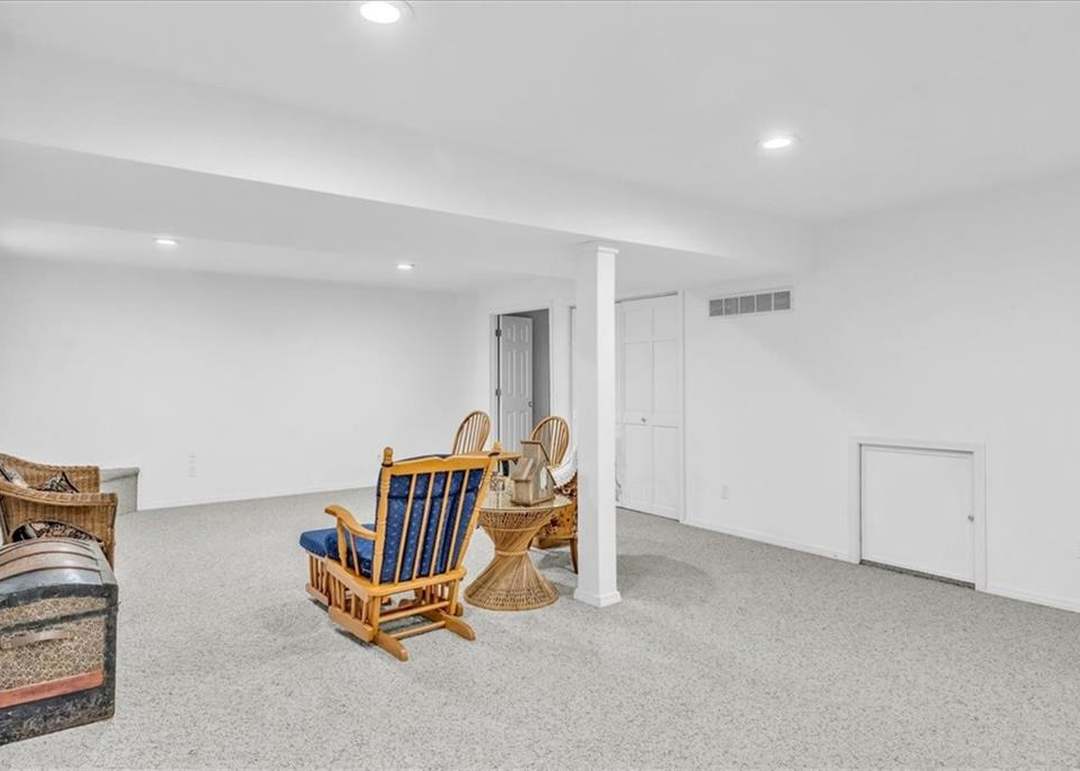 8503 Lakeview Avenue — photo 28