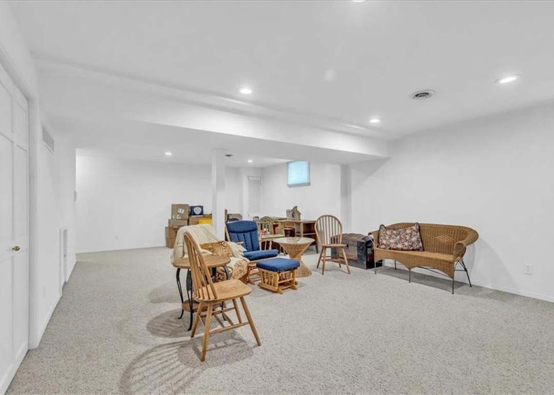 8503 Lakeview Avenue — photo 29