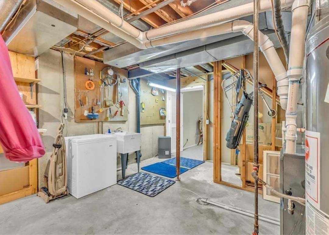 8503 Lakeview Avenue — photo 32