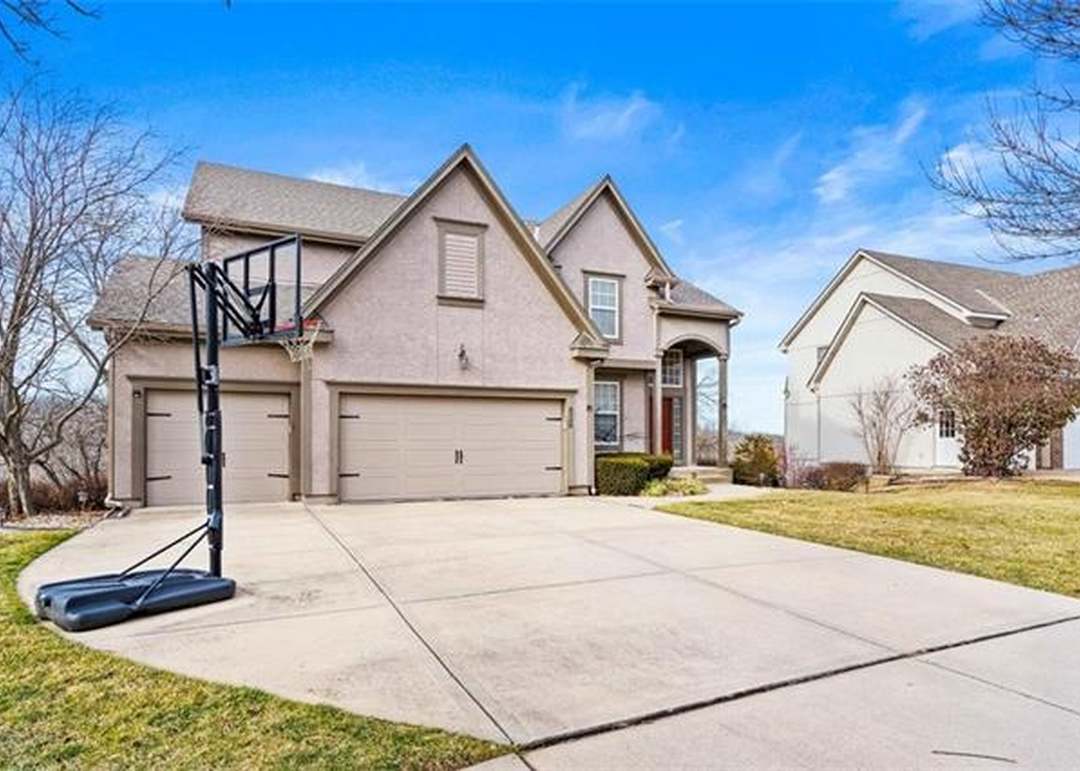 8506 Widmer Road — photo 8