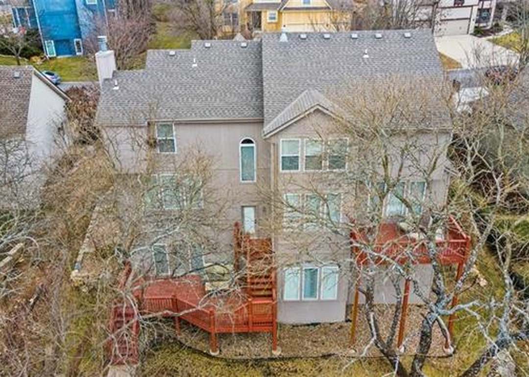 8506 Widmer Road — photo 32