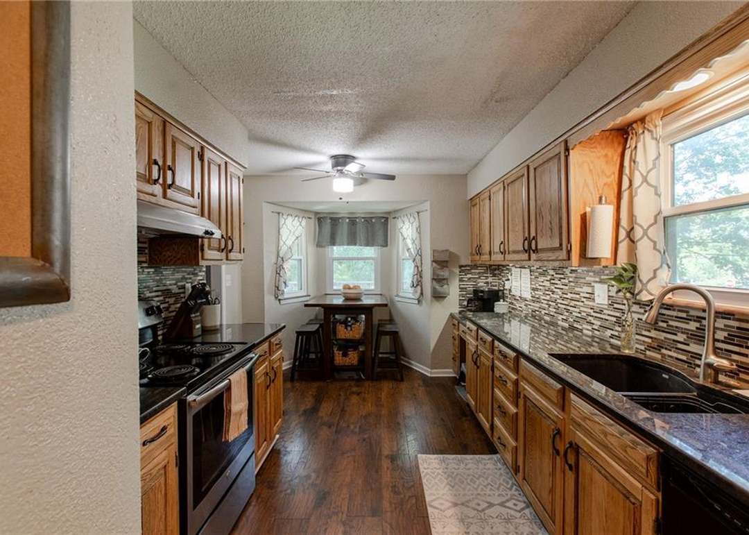 8515 Switzer Street — photo 11