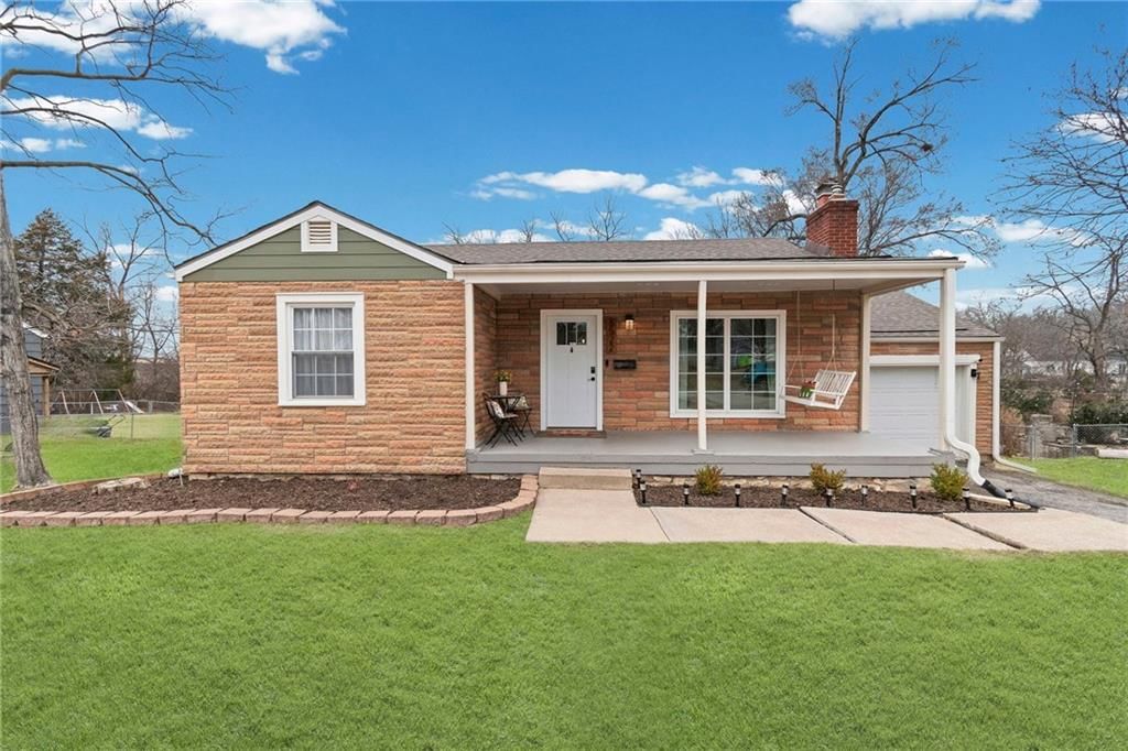 8522 W 56th Terrace, Merriam, KS