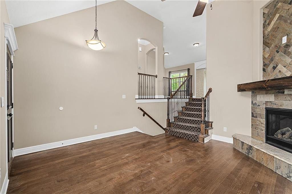 8527 N Highland Avenue — photo 8