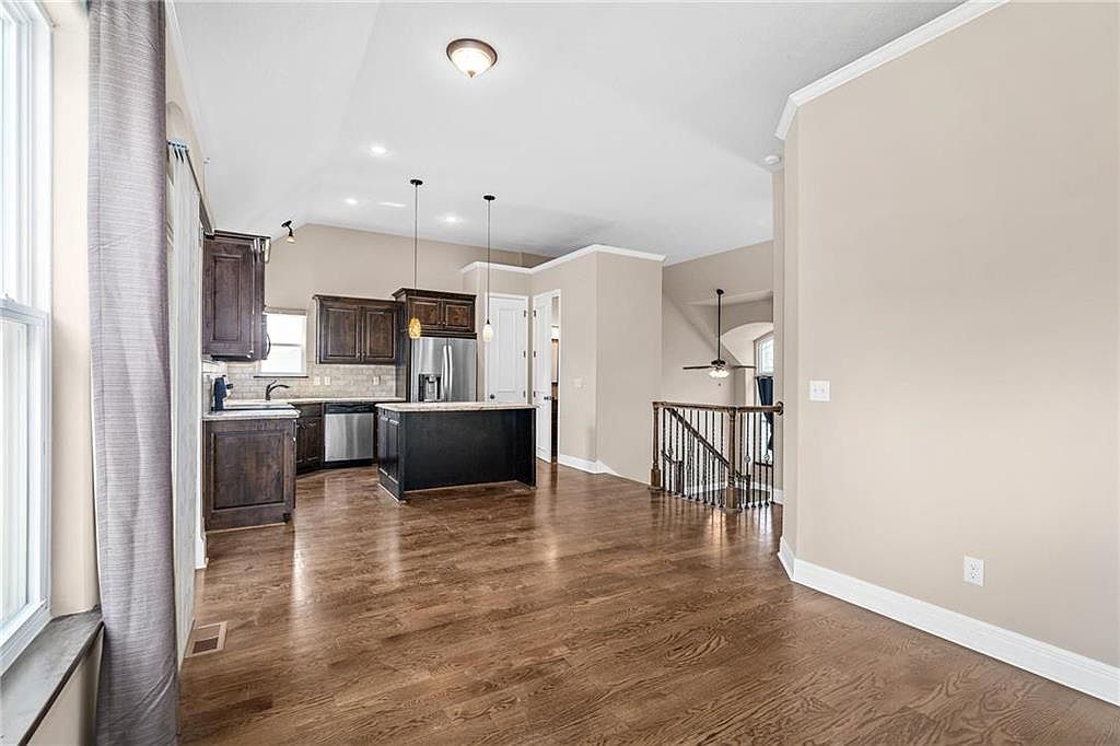 8527 N Highland Avenue — photo 15