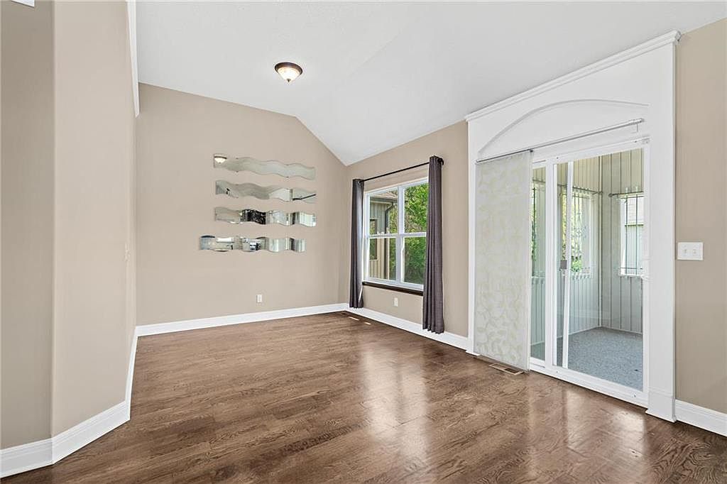 8527 N Highland Avenue — photo 16