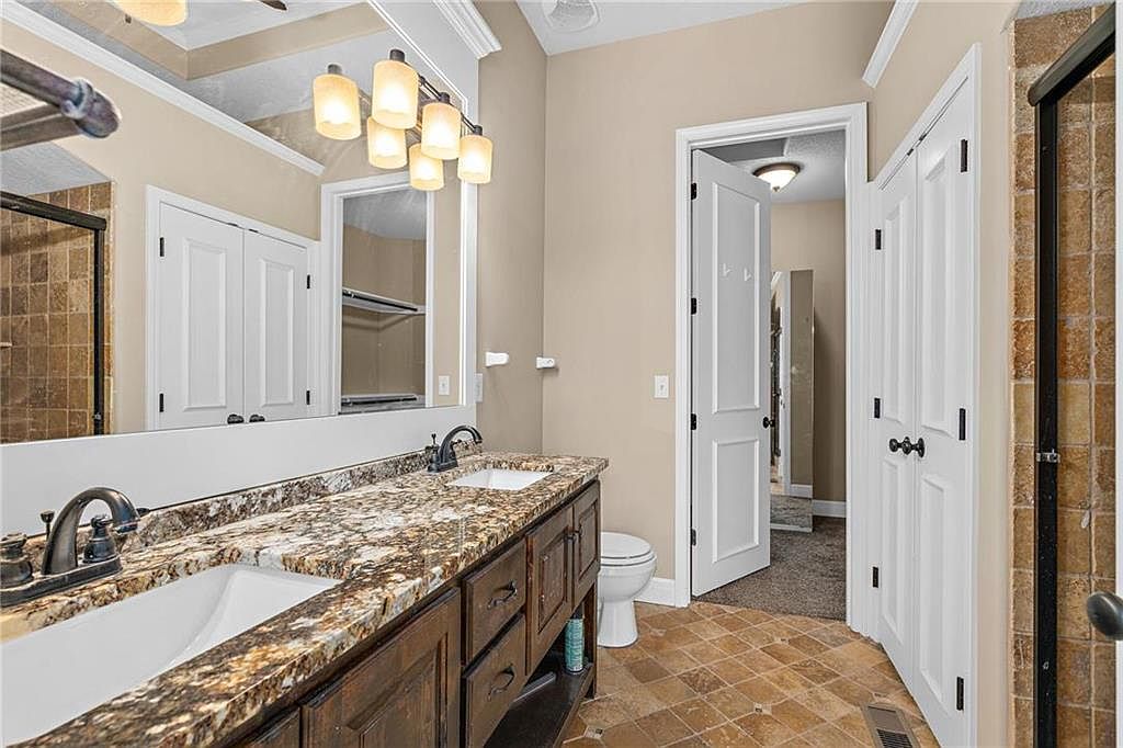 8527 N Highland Avenue — photo 21