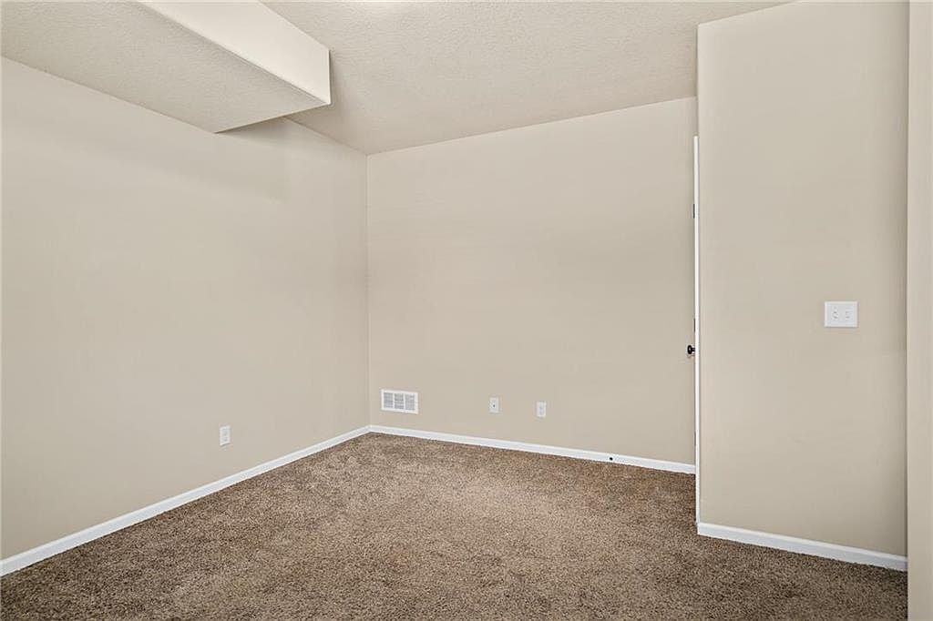 8527 N Highland Avenue — photo 25