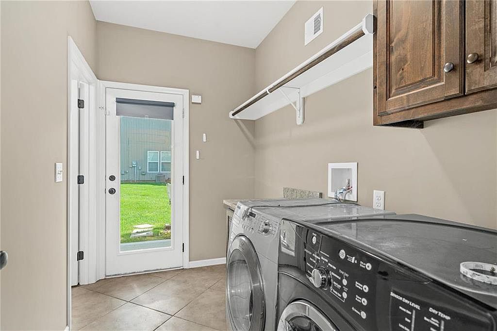 8527 N Highland Avenue — photo 26