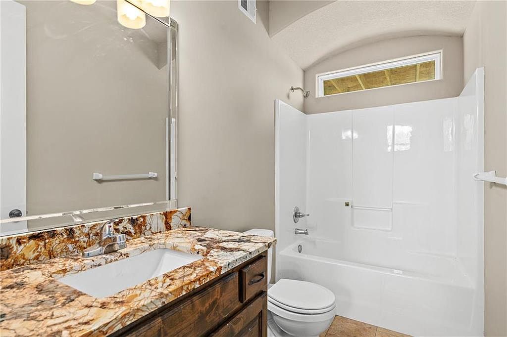 8527 N Highland Avenue — photo 27