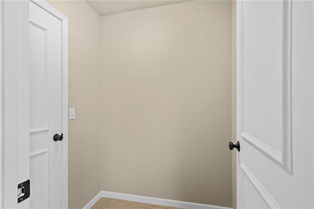 8527 N Highland Avenue — photo 30