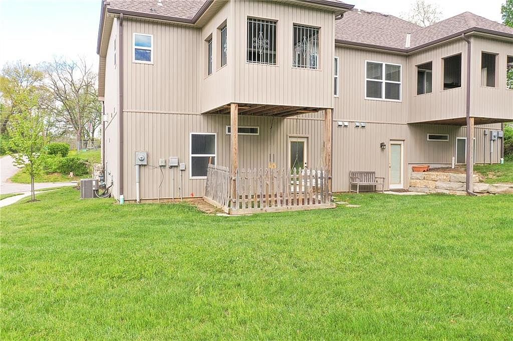8527 N Highland Avenue — photo 35