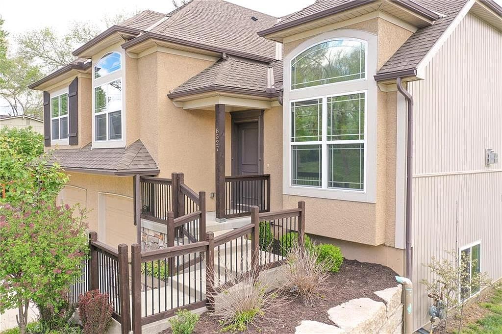 8527 N Highland Avenue — photo 37