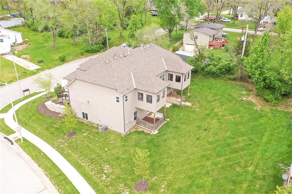 8527 N Highland Avenue — photo 42