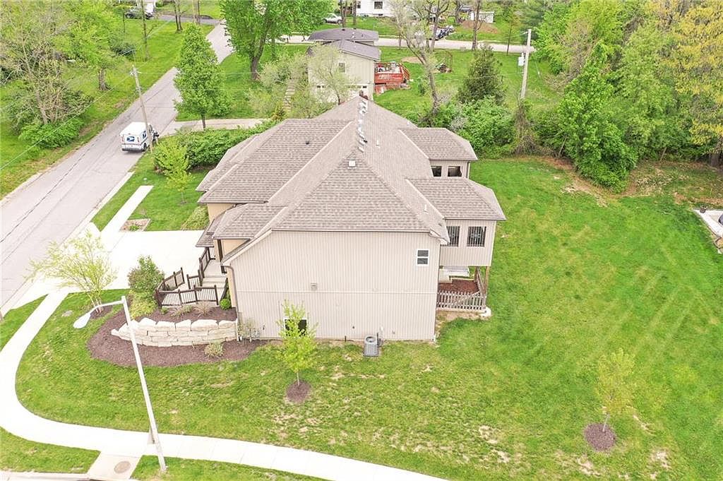 8527 N Highland Avenue — photo 43