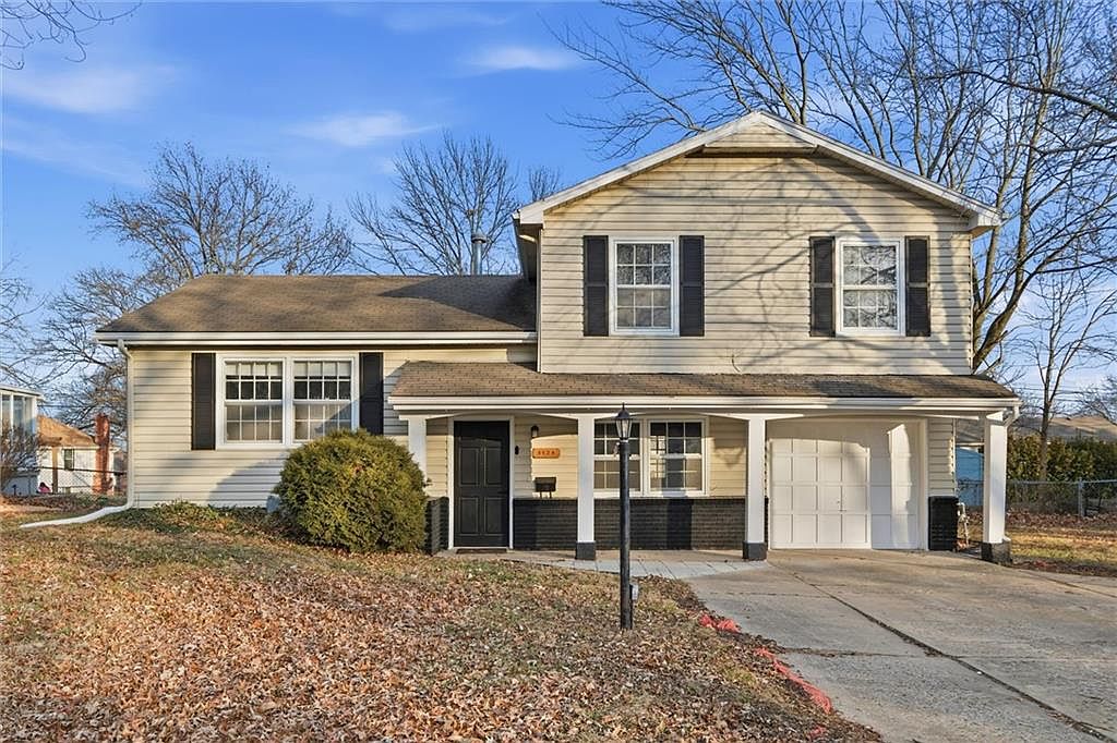 8529 Crescent Avenue, Raytown, MO