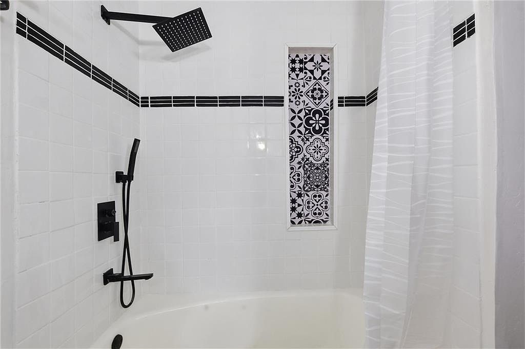 8529 Crescent Avenue — photo 16