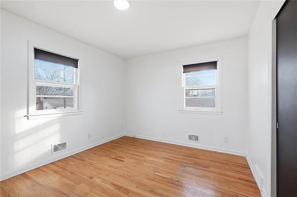 8529 Crescent Avenue — photo 17