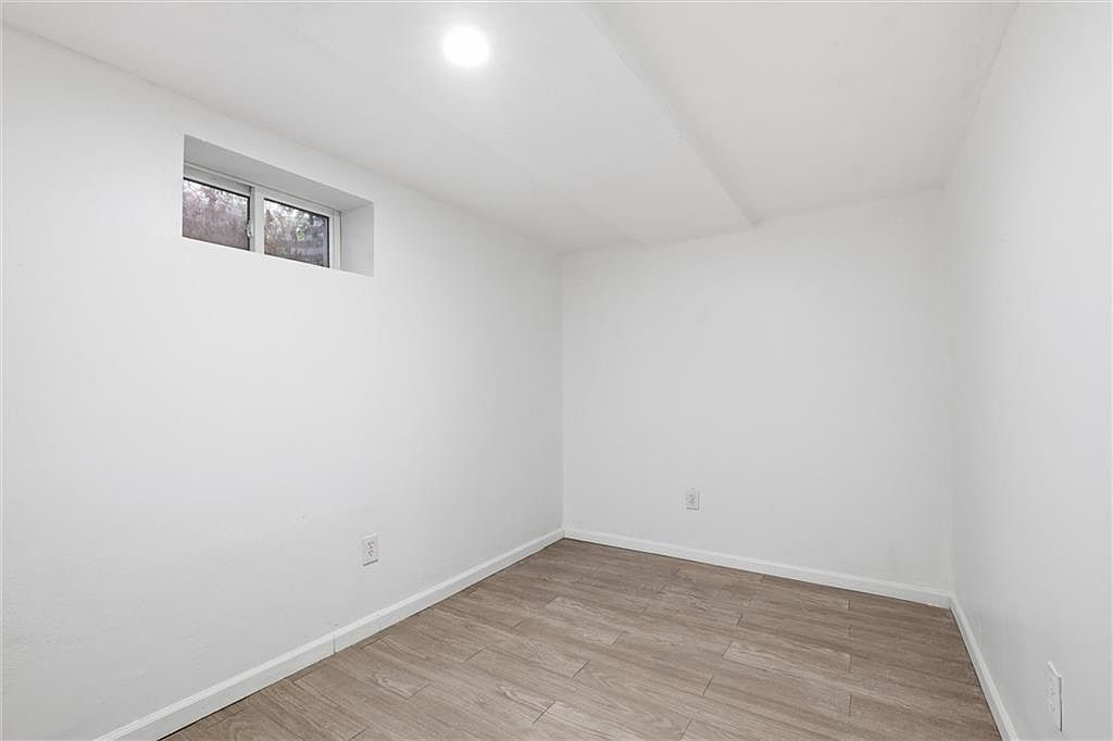 8529 Crescent Avenue — photo 26