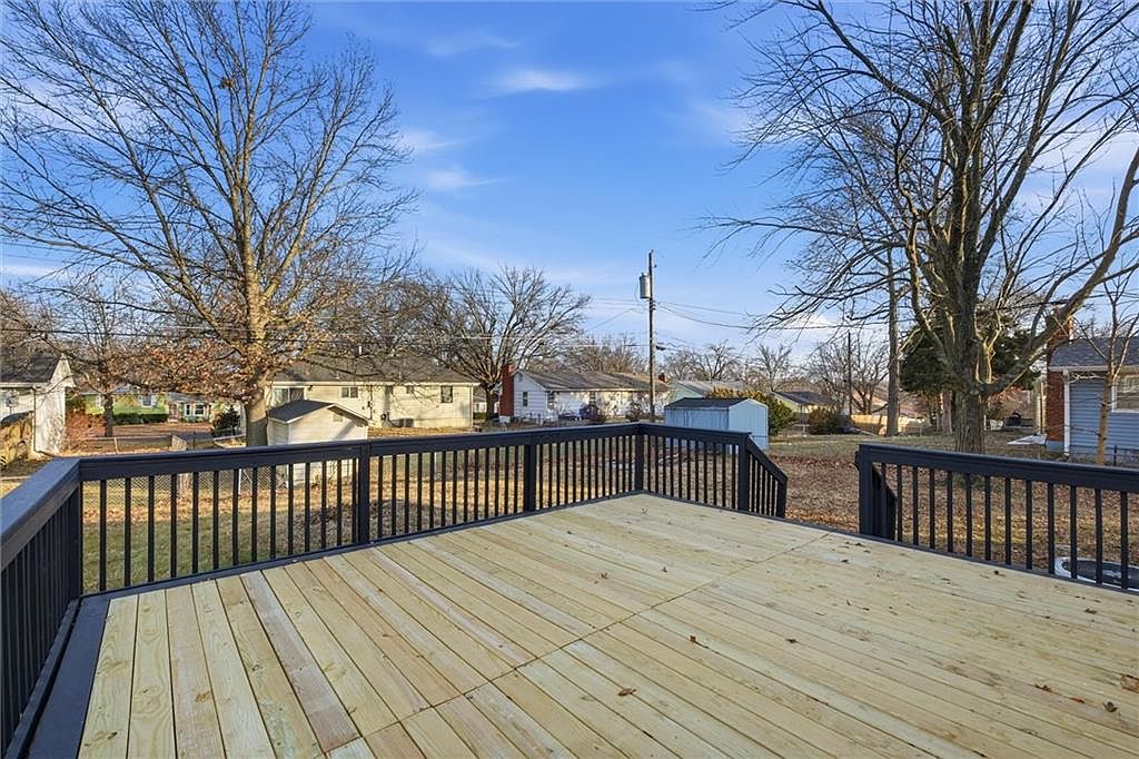8529 Crescent Avenue — photo 29