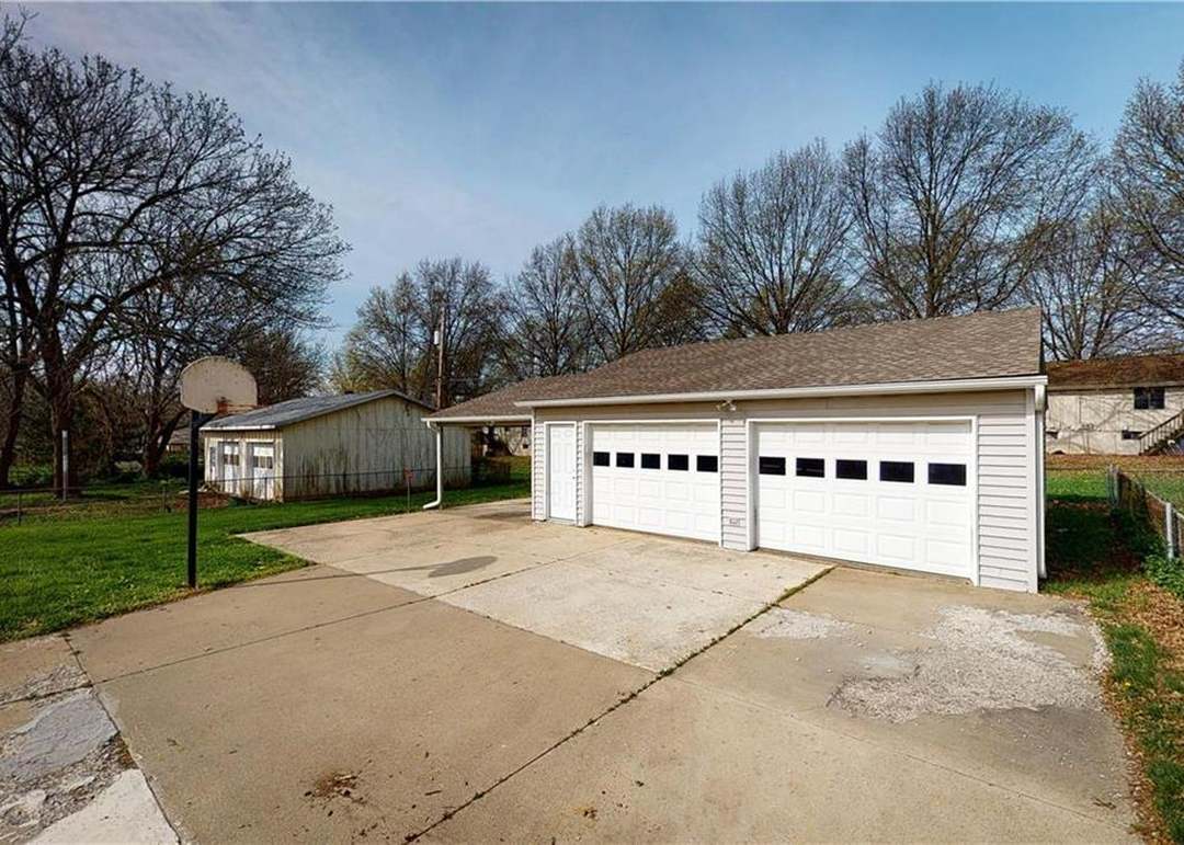 8540 Larsen Street — photo 25