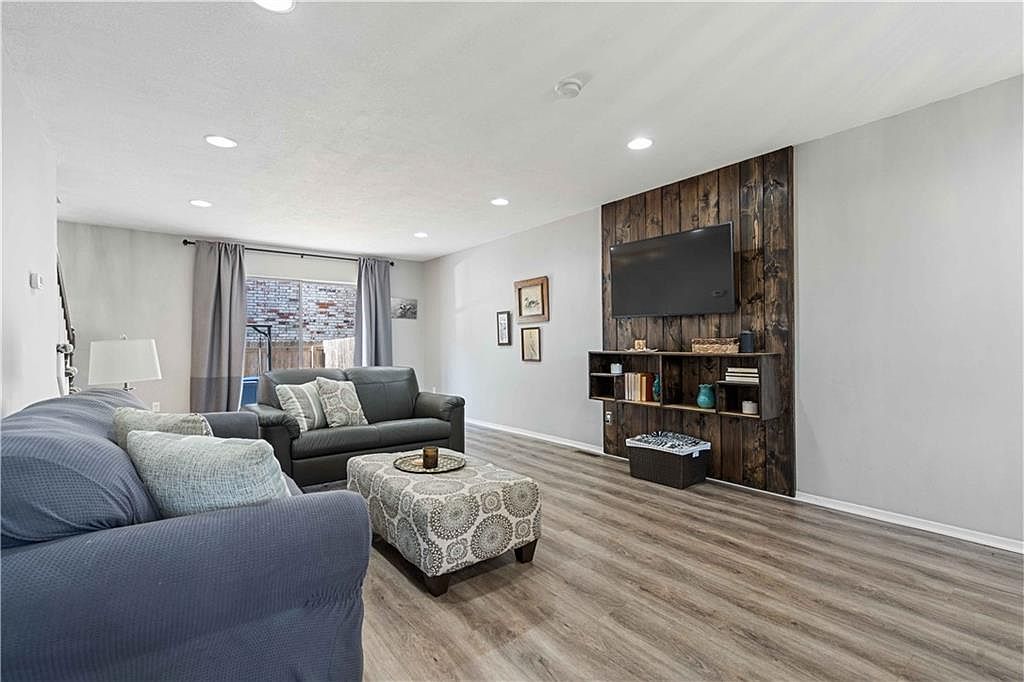 8560 W 85th Street — photo 9