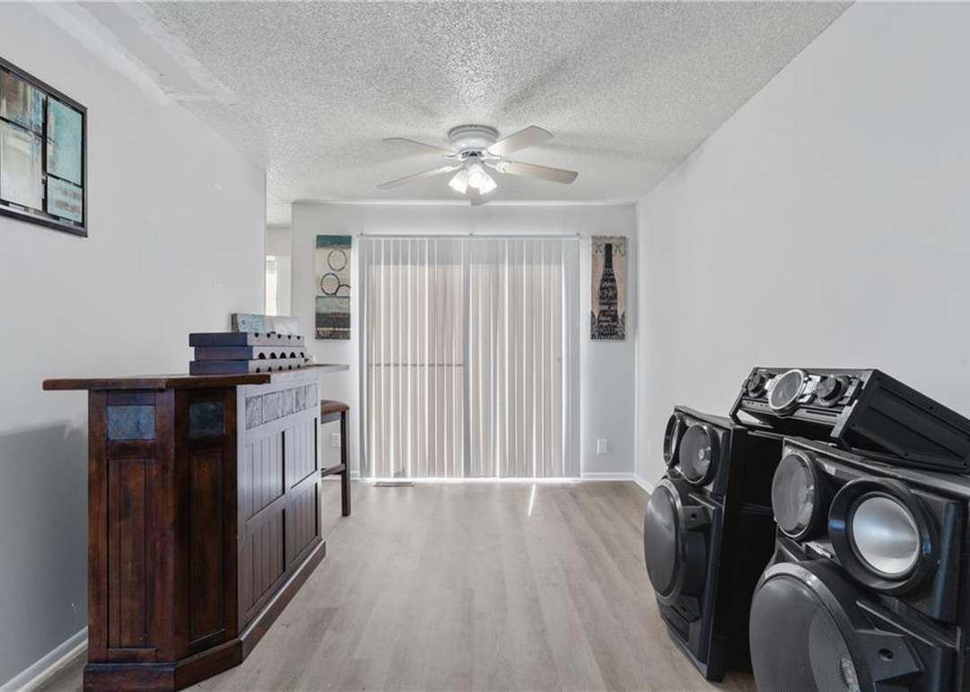 8601 Countryshire Lane — photo 10