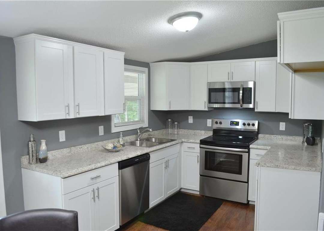 8601 E 91st Terrace — photo 11
