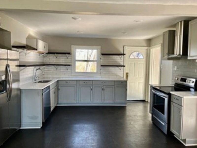 8701 Rainbow Lane — photo 3