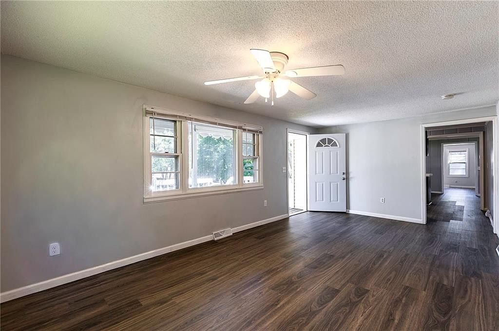 8707 Longview Road — photo 10