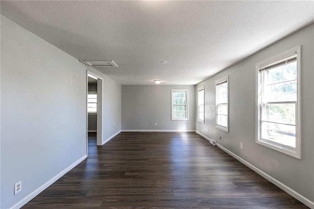 8707 Longview Road — photo 18