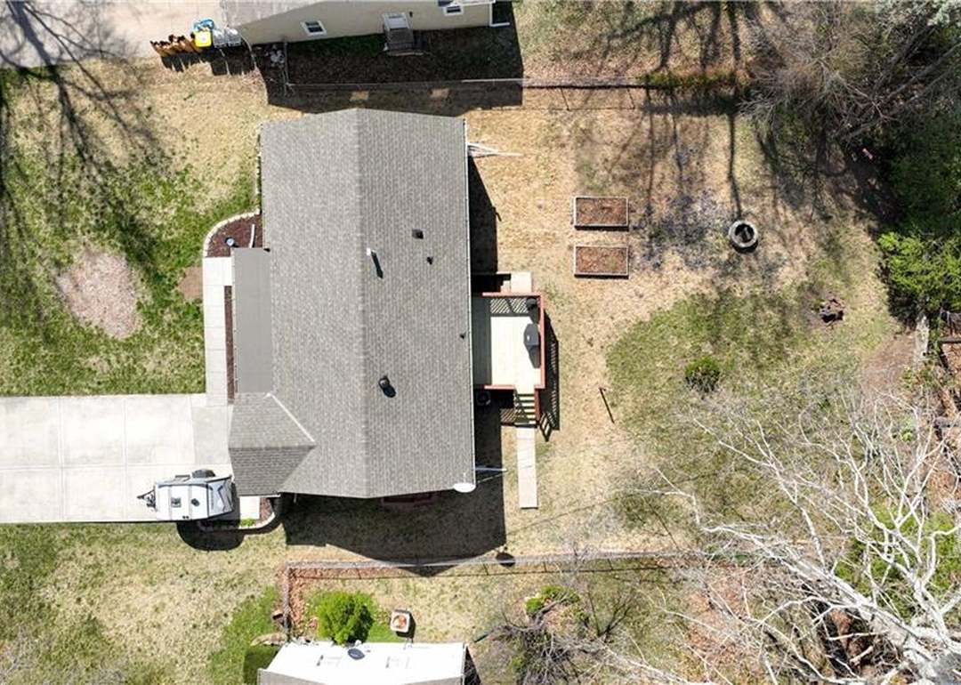 8748 Daniel Boone Road — photo 3