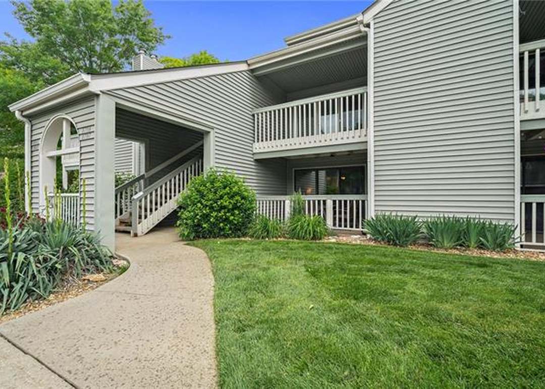 8797 W 106TH Terrace — photo 30