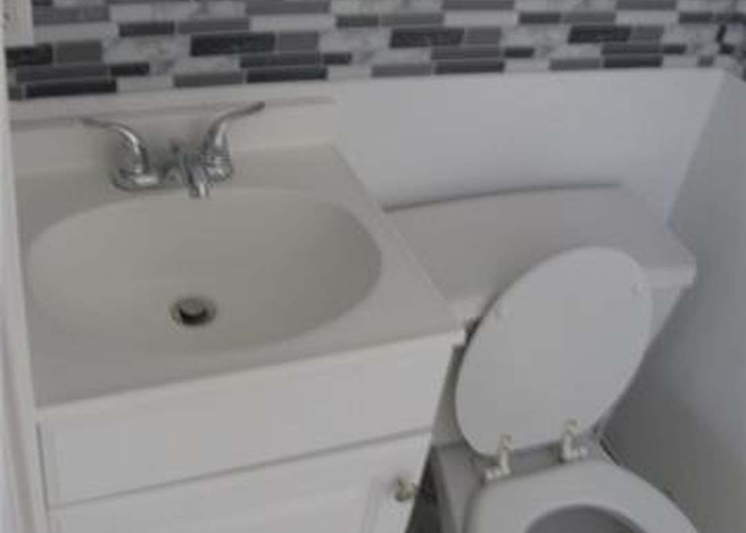 8811 Glenwood Avenue — photo 5