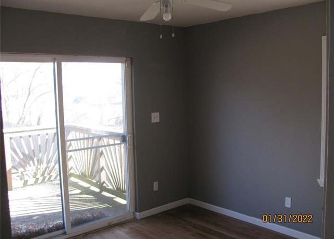 8811 Glenwood Avenue — photo 7