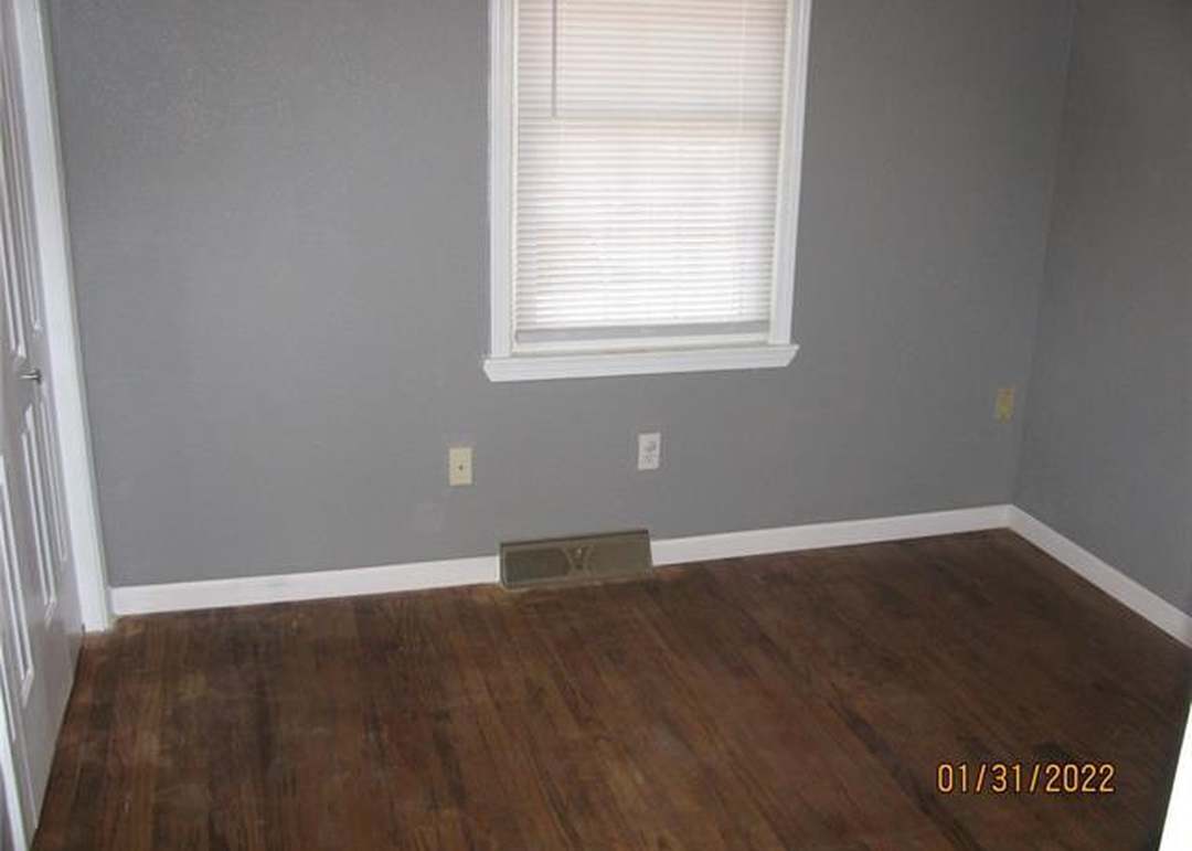 8811 Glenwood Avenue — photo 12