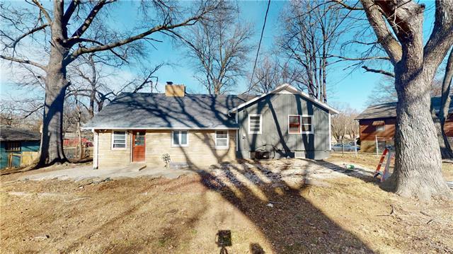 8815 E 52nd Terrace — photo 23